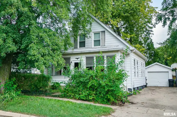 609 WALNUT ST, Washington, IL 61571