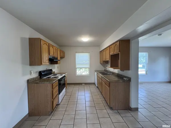 602 N CHARLES ST #2, Macomb, IL 61455