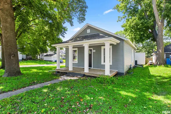 333 S ELM ST, Lincoln, IL 62656