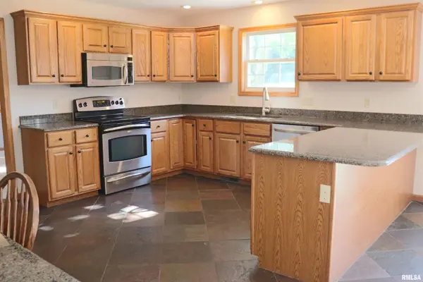 10722 N LAURALINE CT, Peoria, IL 61615