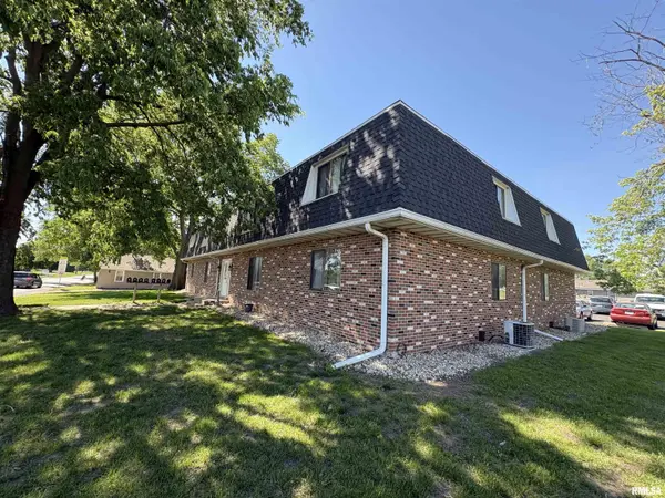 1107 KOCH ST #1, Pekin, IL 61554