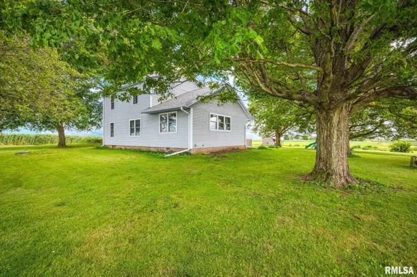 5886 HITTLE RD, Hopedale, IL 61747