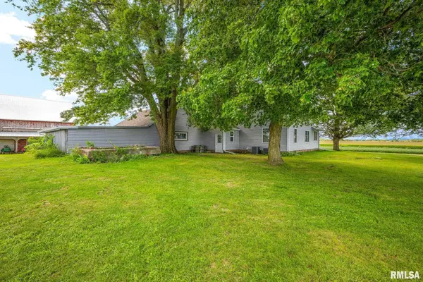 5886 HITTLE RD, Hopedale, IL 61747