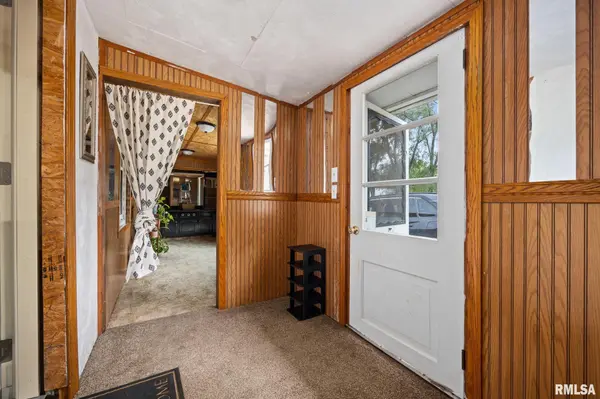 1487 SPRING BAY RD, East Peoria, IL 61611