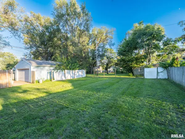 1416 LAKE ST, Pekin, IL 61554