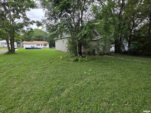 2330 W ANTOINETTE ST, Peoria, IL 61605