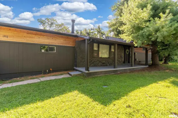 1303 N MAPLE ST, Cambria, IL 62915
