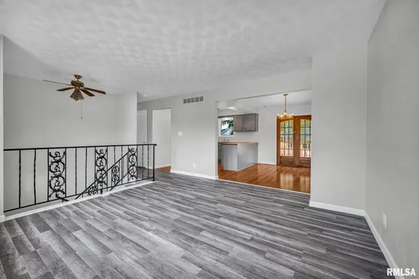 3600 W BENNINGTON CT, Peoria, IL 61615