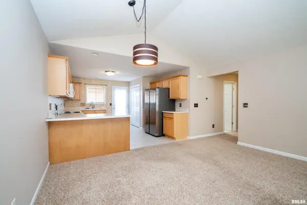2110 W JUBILEE LN, Dunlap, IL 61525