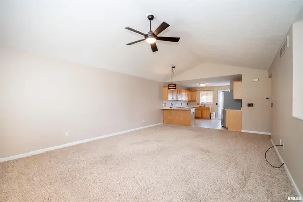 2110 W JUBILEE LN, Dunlap, IL 61525