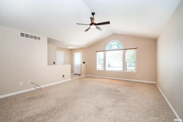 2110 W JUBILEE LN, Dunlap, IL 61525