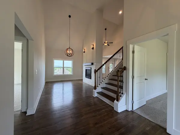 1707 Aster Dr, Columbia, TN 38401