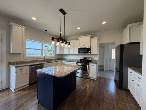 1707 Aster Dr, Columbia, TN 38401