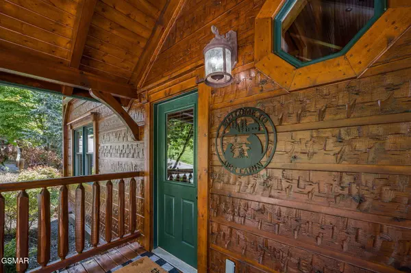 808 Great Smoky Way, Gatlinburg, TN 37738