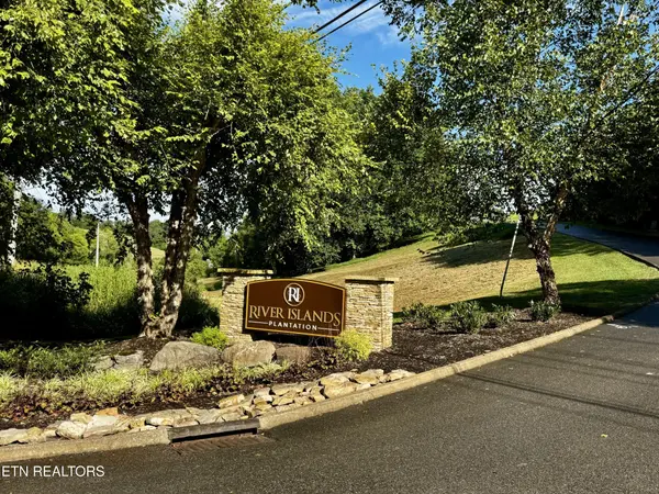 207 Clyde Ed Rd, Kodak, TN 37764