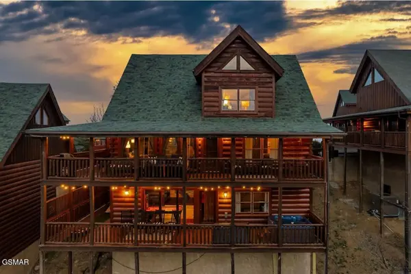 2010 Cougar Crossing Way,  Sevierville,  TN 37876