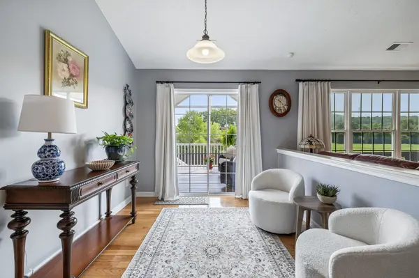 8468 Beautiful Valley Dr, Nashville, TN 37221