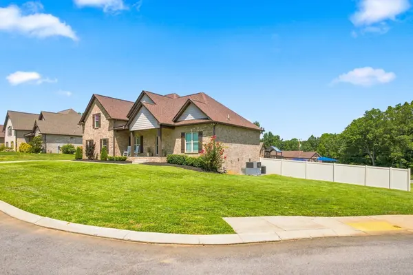 6023 W Mayflower Ct, Greenbrier, TN 37073
