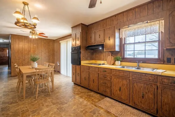 717 Brenda Ave, Loretto, TN 38469