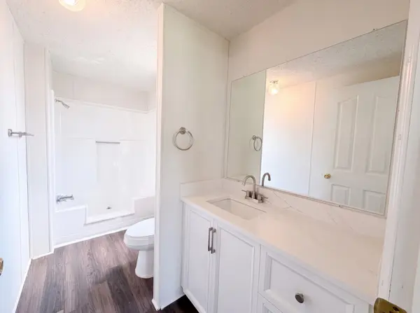 2648 Pine Ridge Dr, Nashville, TN 37207