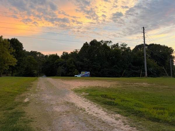 3231 Highway 52 #E, Bethpage, TN 37022