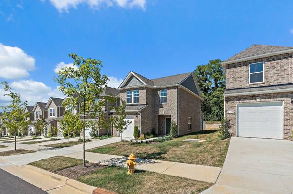 7136 Mapleside Ln, Fairview, TN 37062
