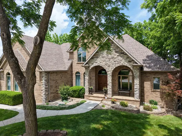 4013 E Gastonbury ST, Springfield, MO 65809