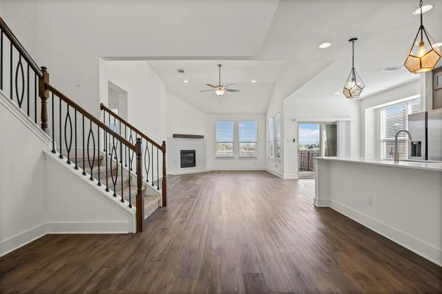 545 Elm Green ST, Hutto, TX 78634