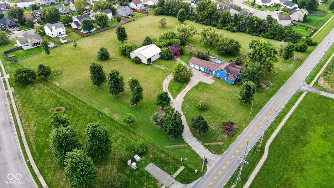 1301 Averitt RD, Greenwood, IN 46143
