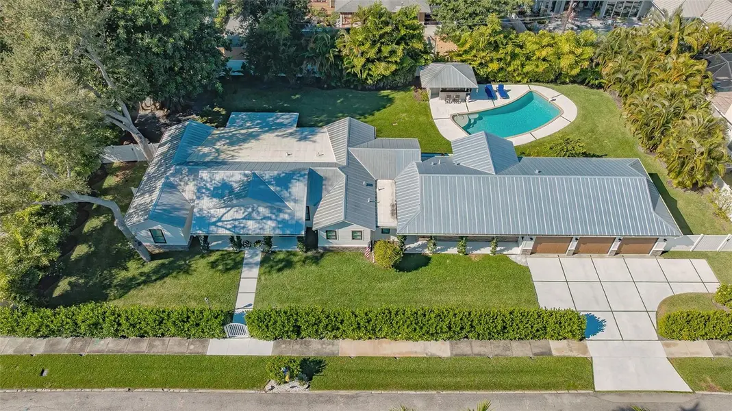 3606 PALONIA CT, Sarasota, FL 34239