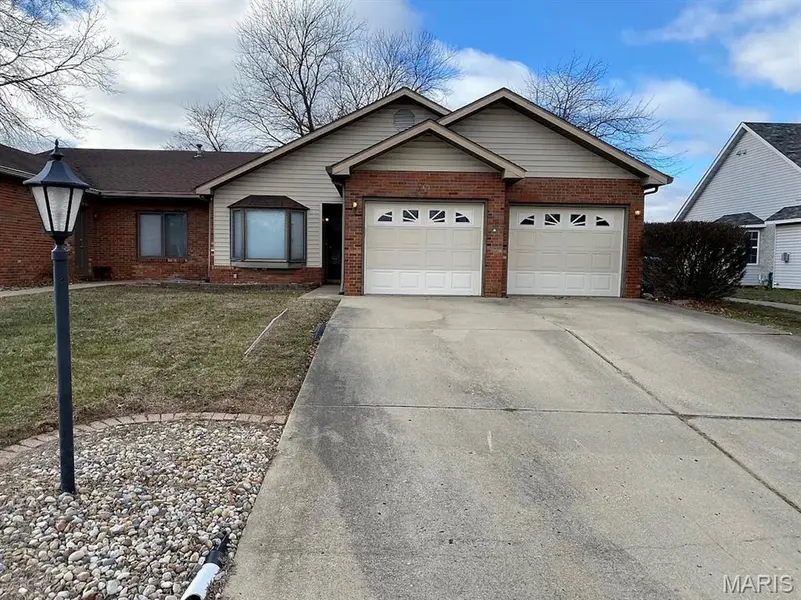 10 OLD ORCHARD, Glen Carbon, IL 62034