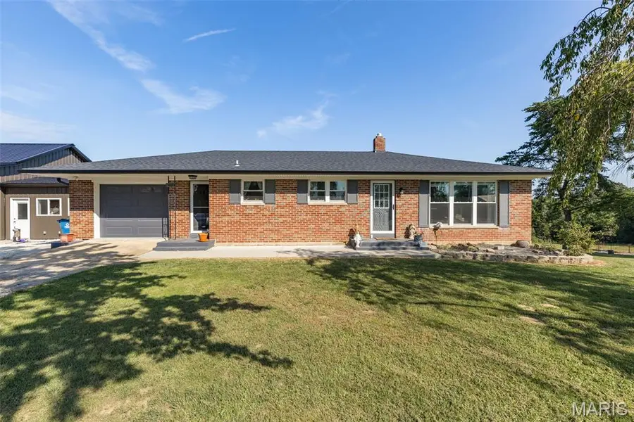 10353 State Route OO, Bloomsdale, MO 63627