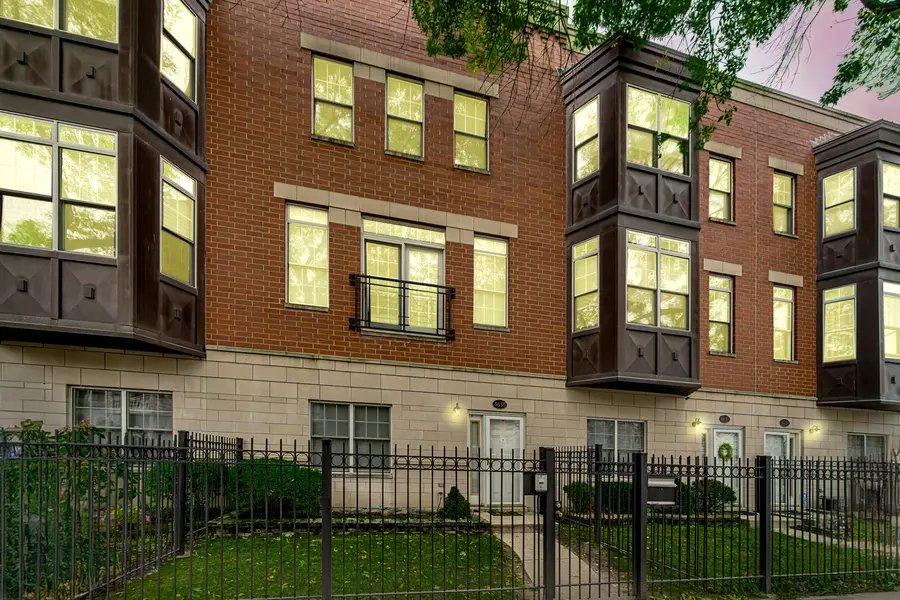 4635 S Greenwood AVE, Chicago, IL 60653