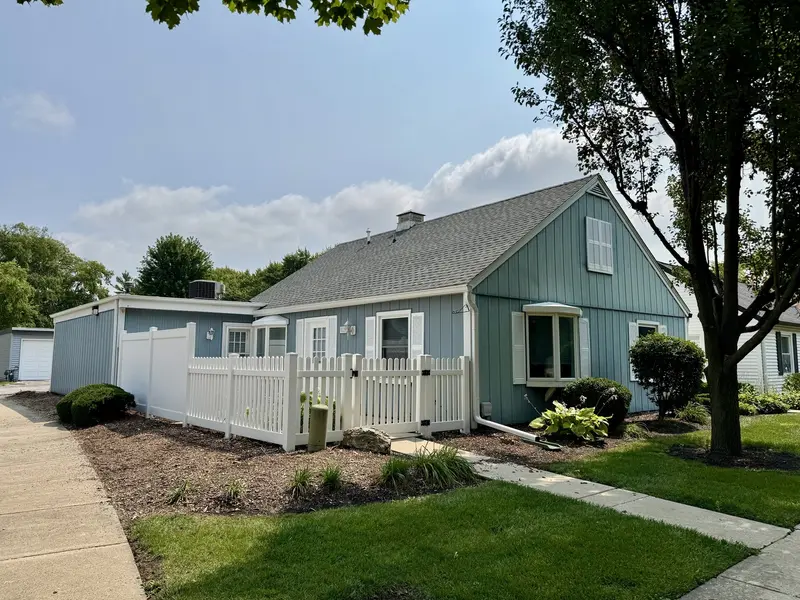 119 Garden DR, Montgomery, IL 60538