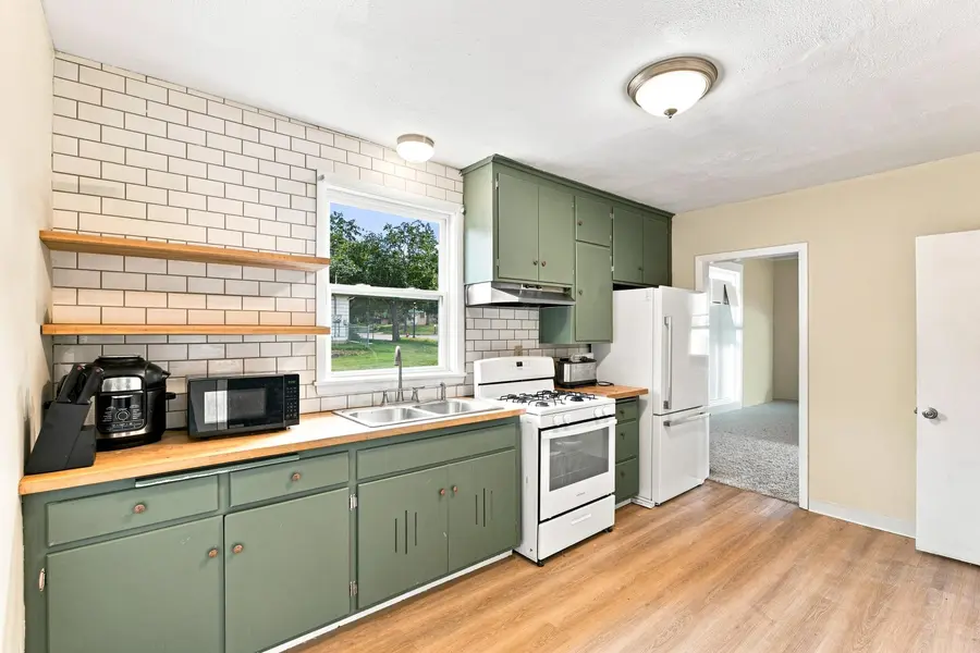 1651 Maryland AVE E, Saint Paul, MN 55106