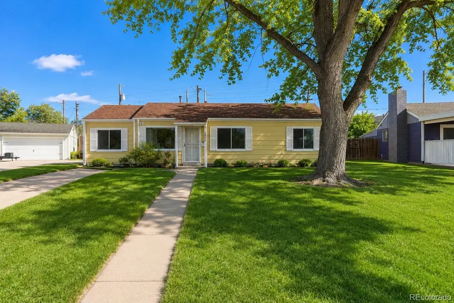 2836 S Grape WAY, Denver, CO 80222