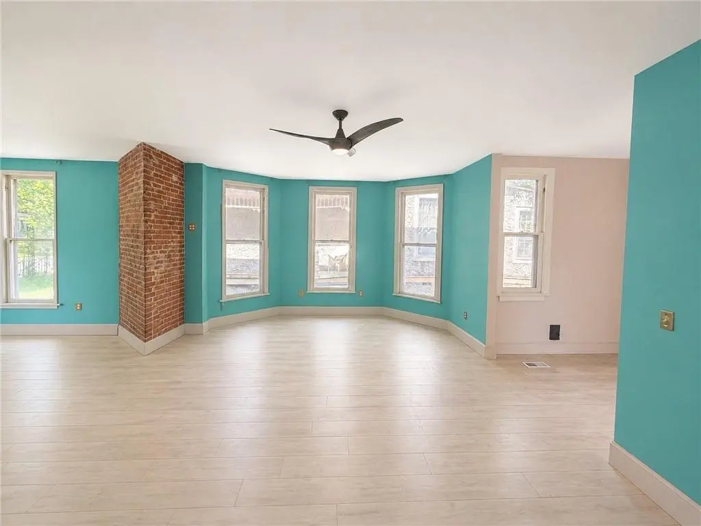 1622 South ST, Lexington, MO 64067