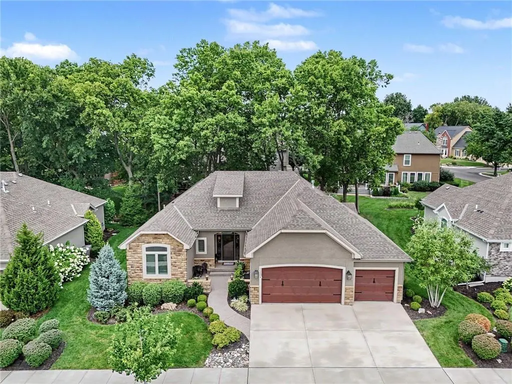 10604 W 132nd PL, Overland Park, KS 66213