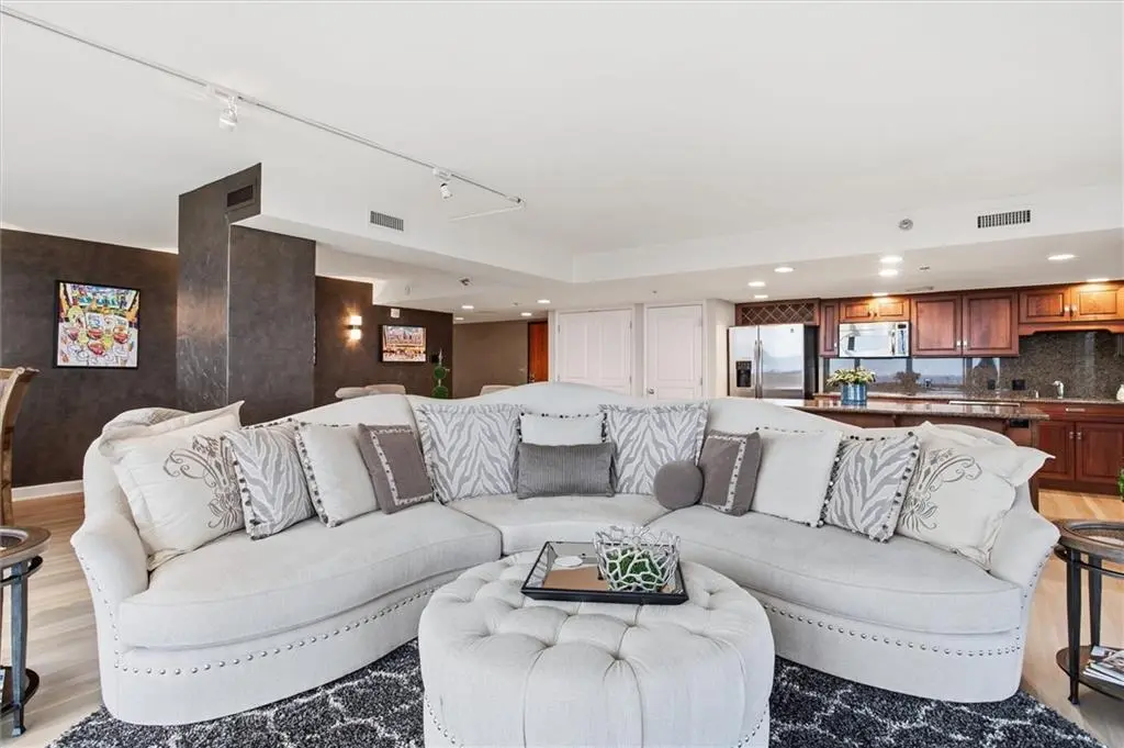 600 E ADMIRAL #1408 BLVD, Kansas City, MO 64106