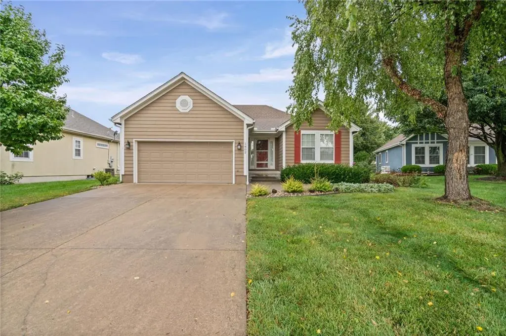 1802 Meadowlark CT, Raymore, MO 64083