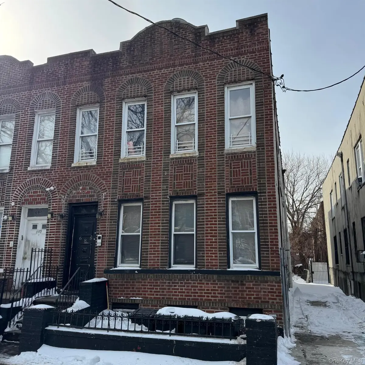 688 Pennsylvania AVE, Brooklyn, NY 11207