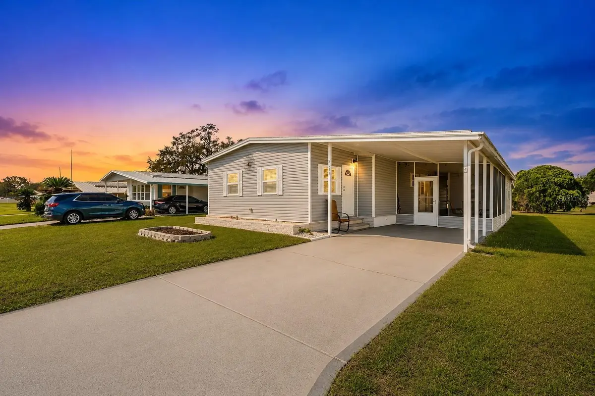 5541 BENTON ST, Zephyrhills, FL 33542