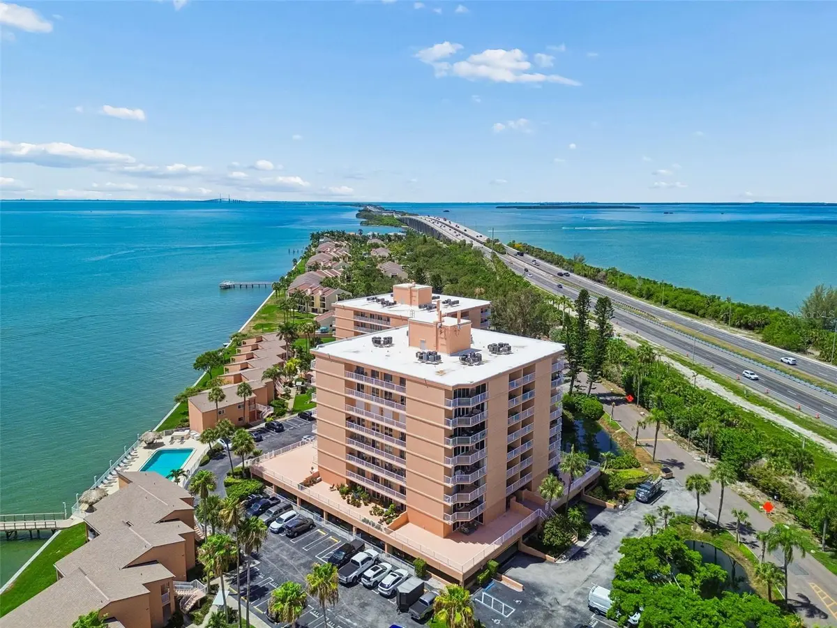 7430 SUNSHINE SKYWAY LN S #201, St Petersburg, FL 33711