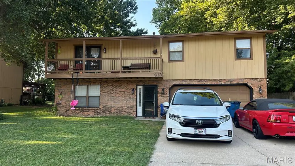 912 Carla DR, Troy, IL 62294