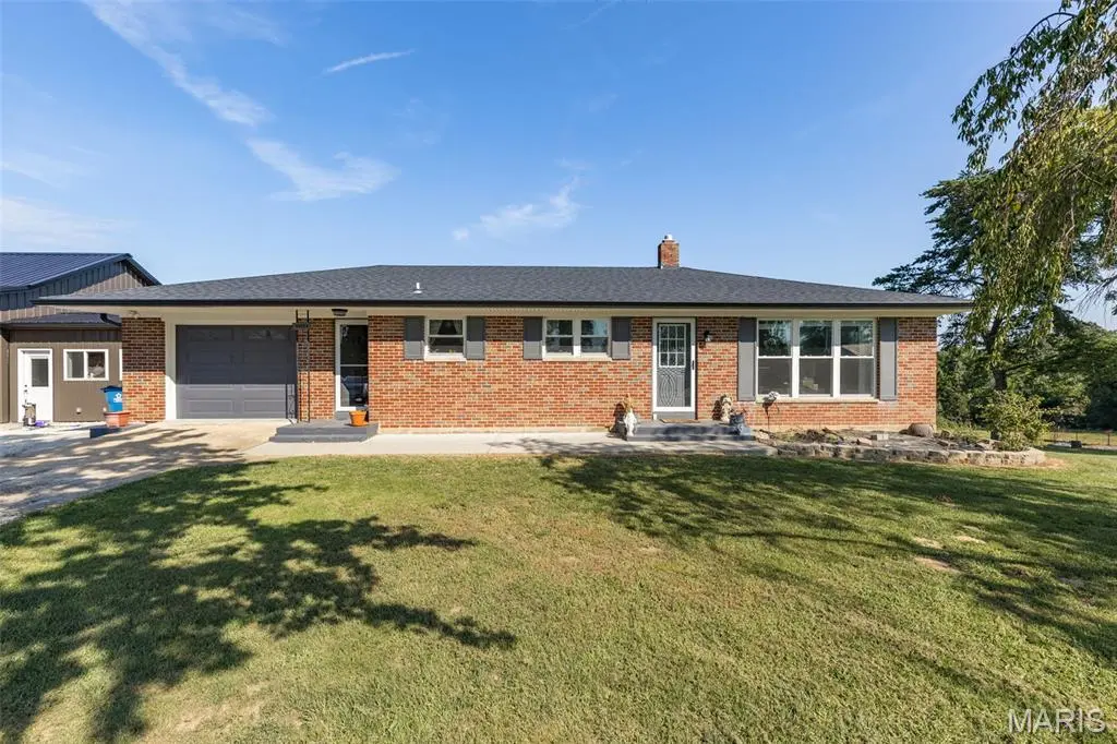 10353 State Route OO, Bloomsdale, MO 63627