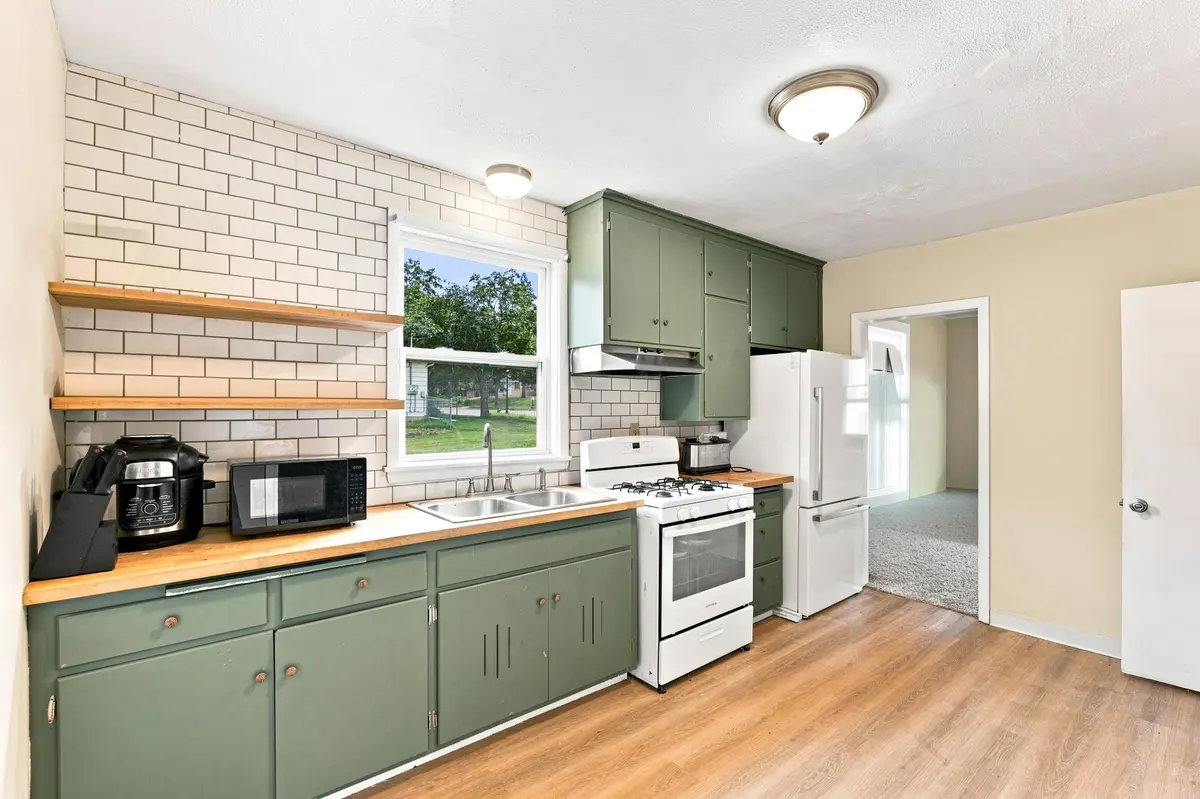 1651 Maryland AVE E, Saint Paul, MN 55106