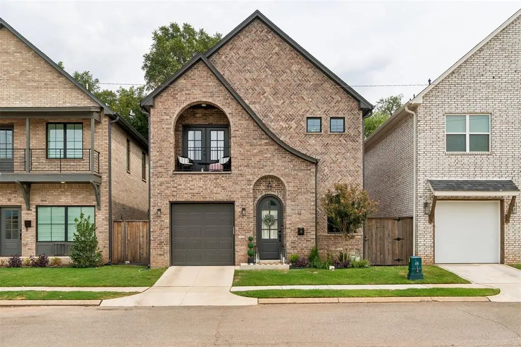 12 N Walnut ST, Edmond, OK 73003