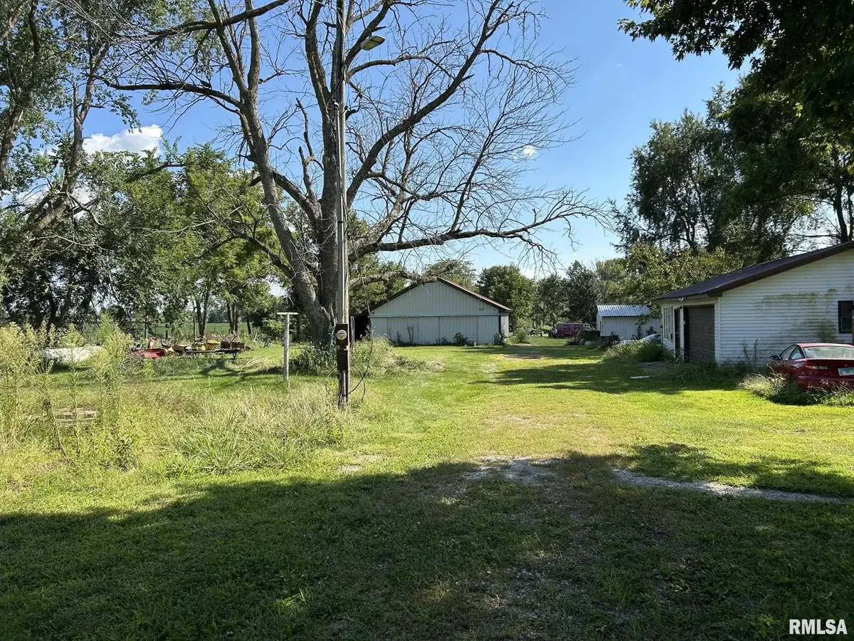 1950 E 2820 N RD, Osbernville, IL 62513