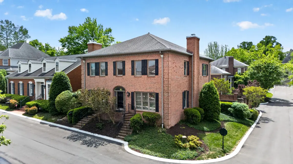 120 Abbottsford, Nashville, TN 37215