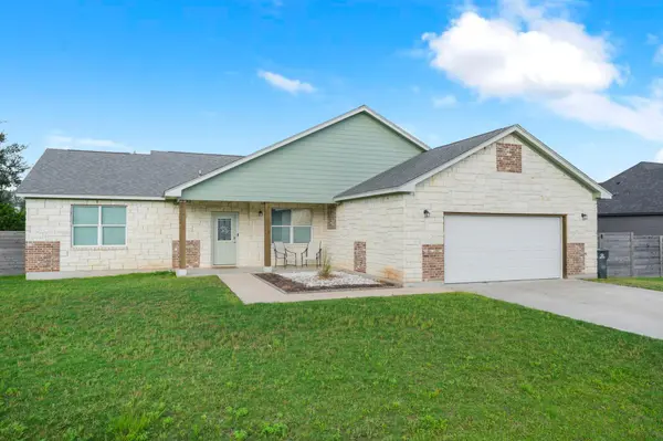 125 Naalehu CT, Bastrop, TX 78602